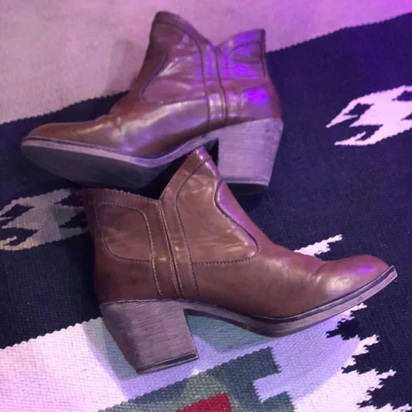 Brown booties with side zip - Picture 2 of 6